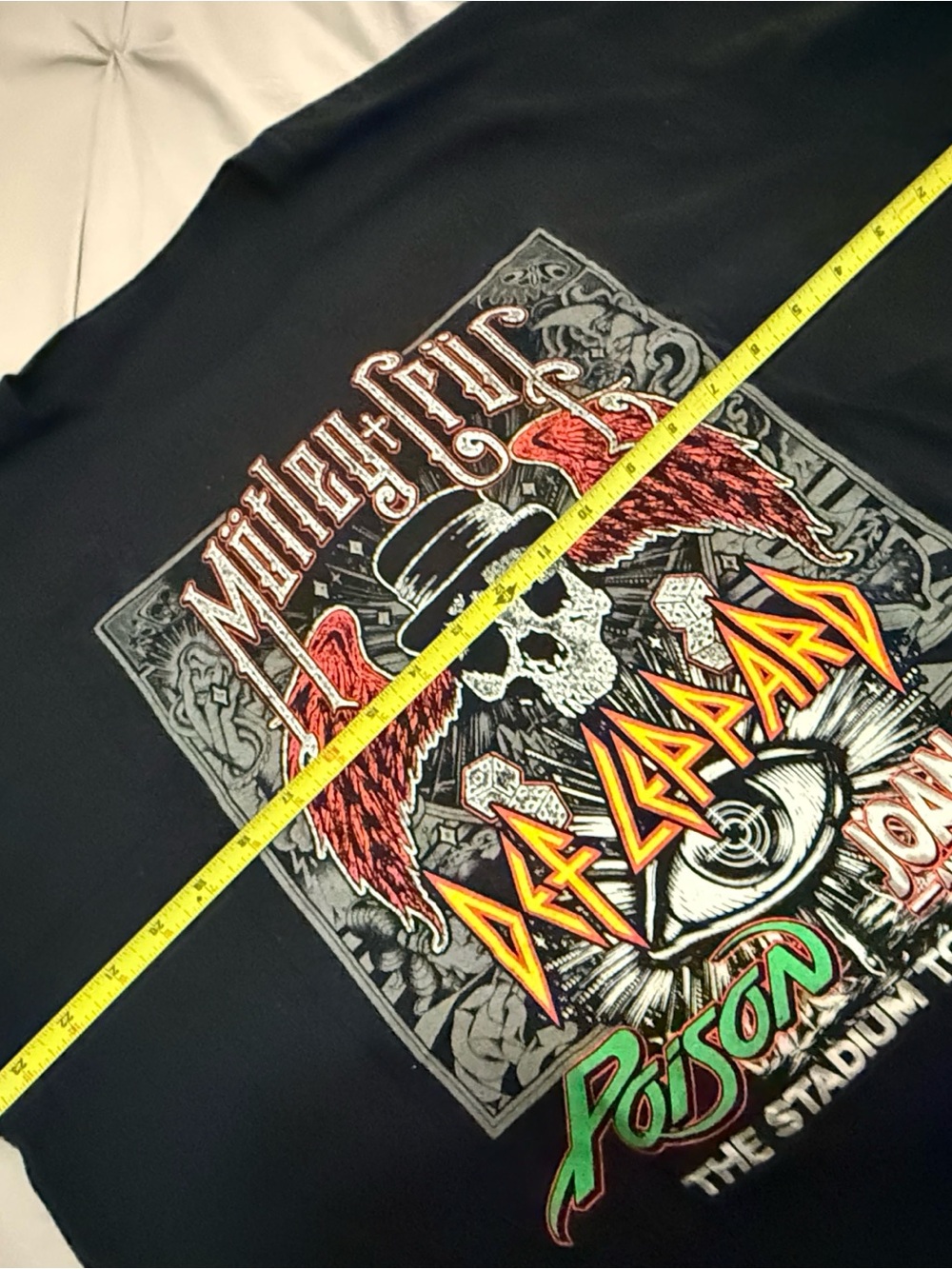 Motley Crue, Def Leppard, Poison, Joan Jett Concert tee - 2022 The Stadium Tour - Picture 4 of 5